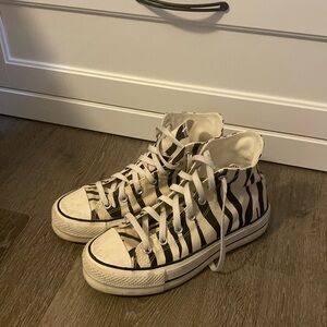 Women’s Size 8.5 Platform Zebra Pattern Converse